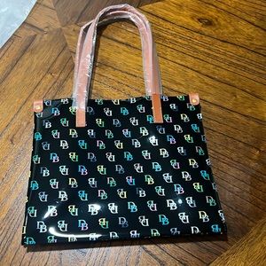 NWT Dooney & BourkeDB medium shopper Multicolor Monogram lunch shop beach tote